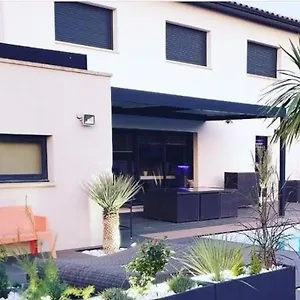 Maison De Vacances Contemporaine Avec Piscine Villa